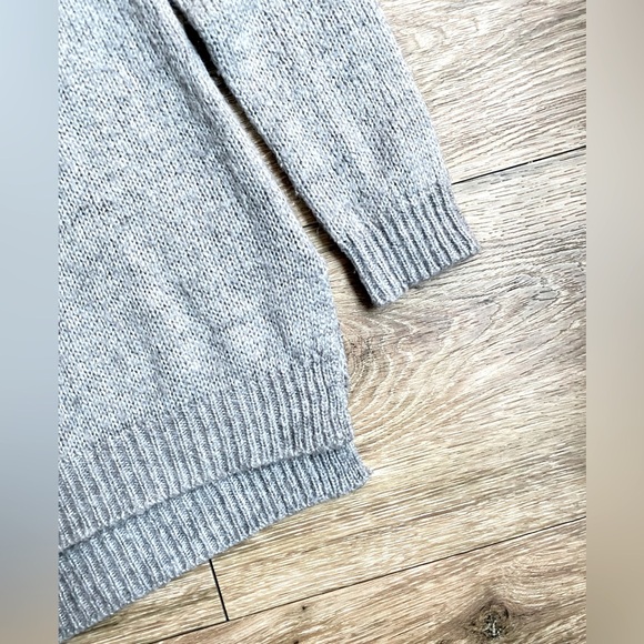 H&M Basics Heather Gray Knit Sweater Pullover - Picture 3 of 3